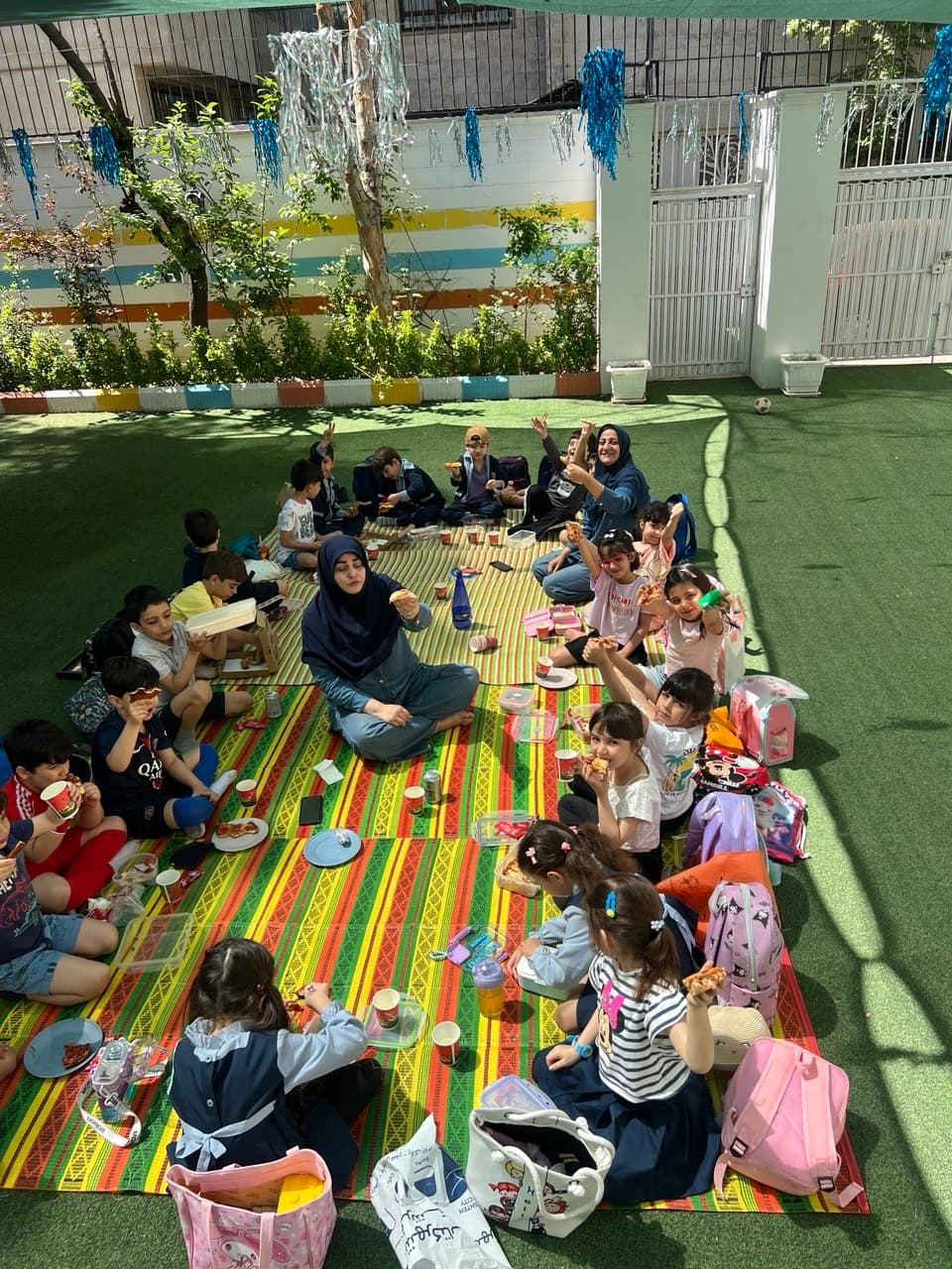 کودکستان و پیش دبستانی رزا