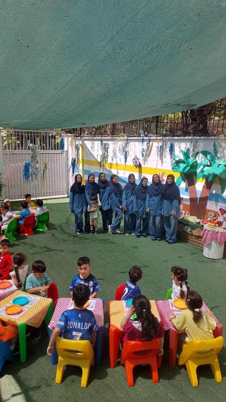 کودکستان و پیش دبستانی رزا