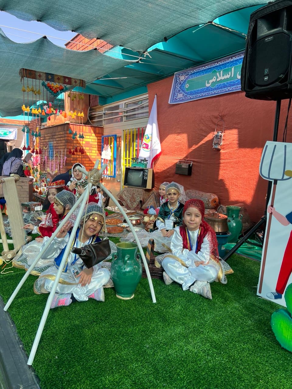 غرفه روستا و عشایر کودکستان رزا در جشن غنچه ها آموزش و پرورش منطقه ۳ تهران